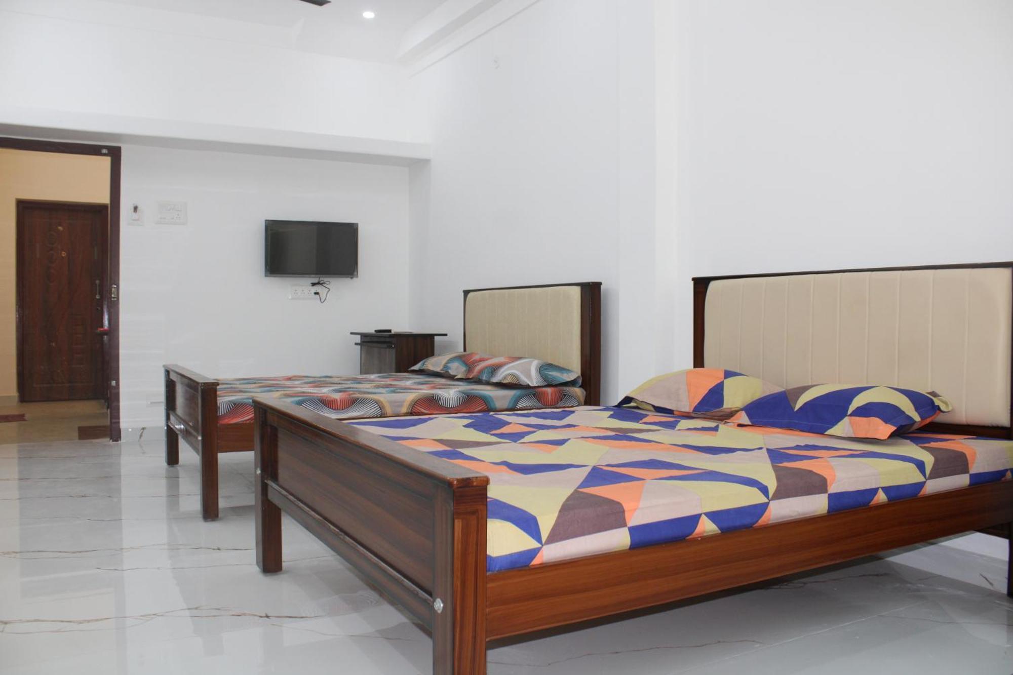 Anand Classic Tiruchchendur