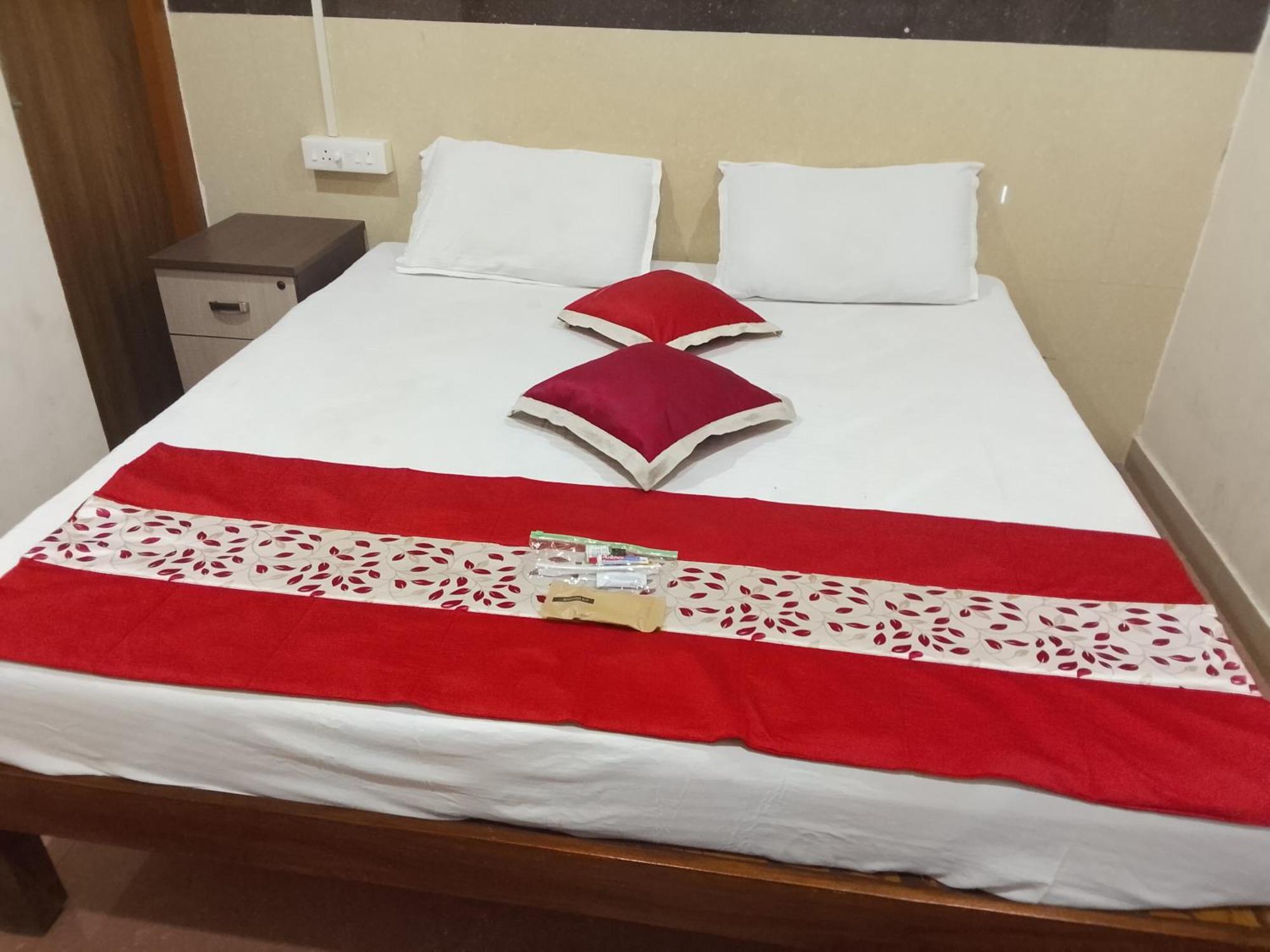 Vadamalai Nest Near Bus Stand Hotel Tiruchchendur