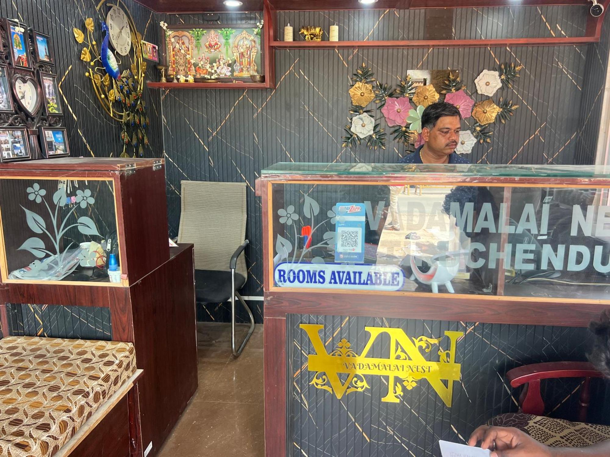Vadamalai Nest Near Bus Stand *