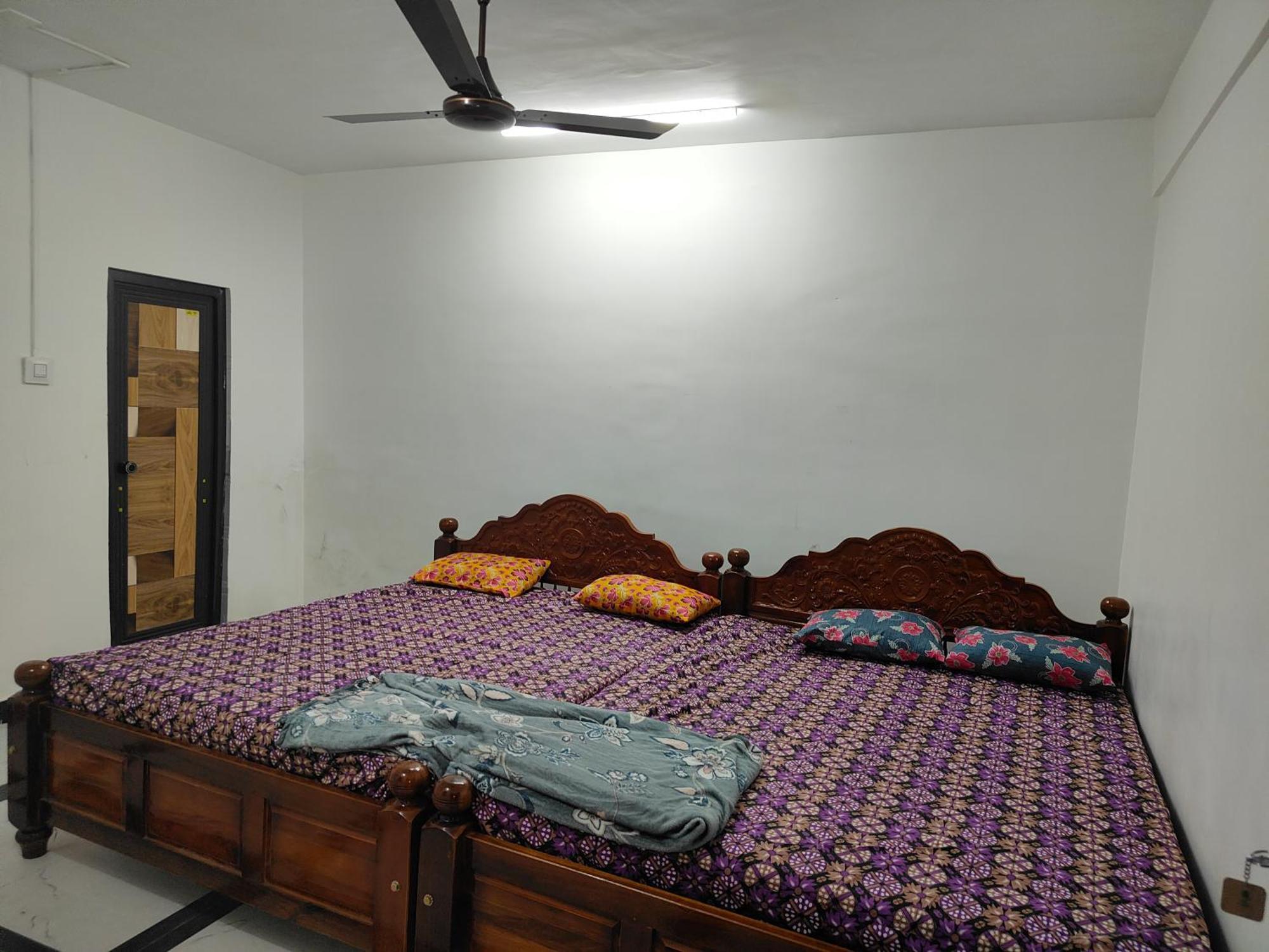 Kumaran Residency * Tiruchchendur