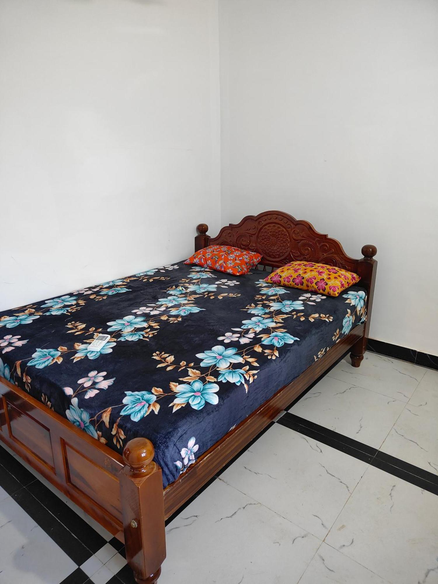 Hotel Kumaran Residency *